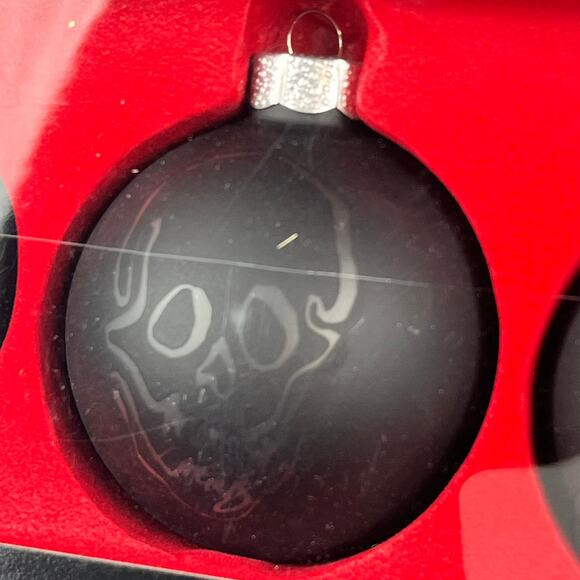Black Magic Skull Ornaments Set Boxed Loop NYC Gothic Christmas Decor NIB Sealed - Picture 6 of 12